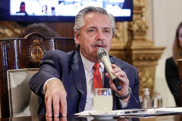 Fernández cuarentena ViamoTutti